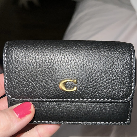 NWT coach black leather wallet holds 6 slots for cards has snap pocket change - Picture 9 of 9